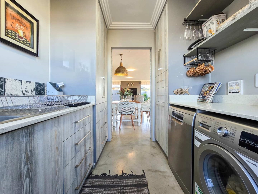 2 Bedroom Property for Sale in Stilbaai Oos Western Cape
